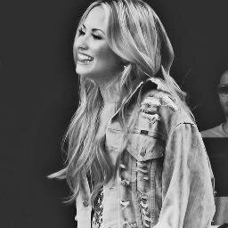 oh_ourKidrauhl's profile picture. Belieber, Directioner and Lovatic.                                                         We accept the love we think we deserve