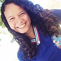 15 anos , Capricórniana , Ciumenta & Flamenguista *-* Seeegue ? Sigo todos de Volta (: