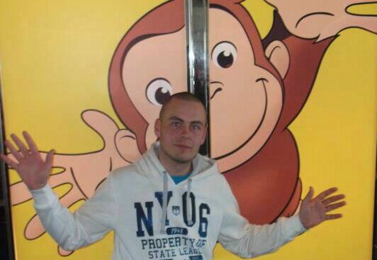 AlanGlasgowChef's profile picture. Hi guys I am 23 I am a chef in Glasgow totally in love with my career I think in love with it a little to much but who cares cause I don't :)