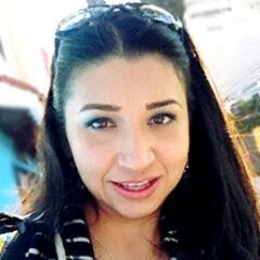 Diseñadora, deportista, amante del cine y de las buenas historias. Viajera, apasionada y me gusta crear.