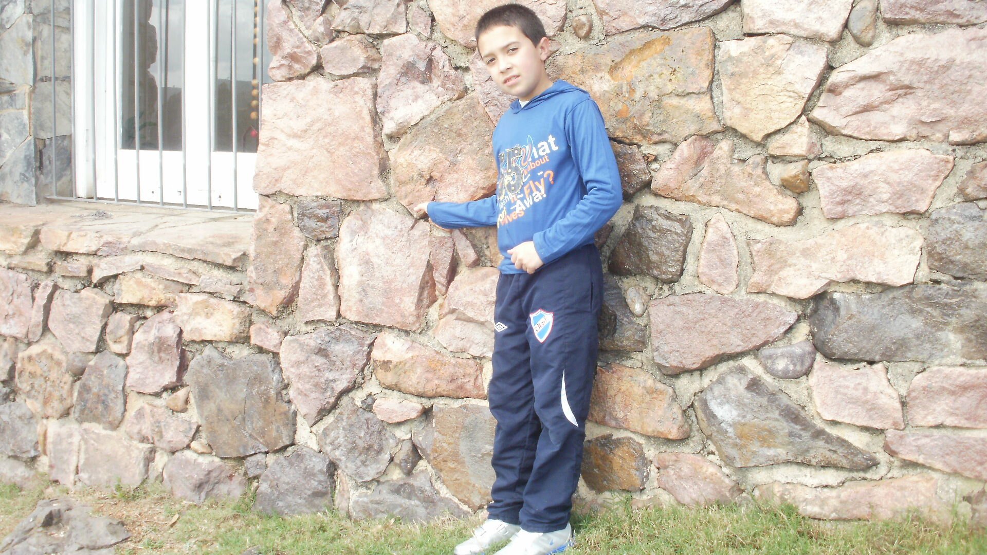 me gusta jugar al play, y el futbol