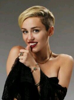yuuuu knoww whaat itt izzzz, other 2 accounts : @geovanny98deeb @mileysbearyboo . JANOSKIANS AND TAYLOR MOMSEN AAAAAH