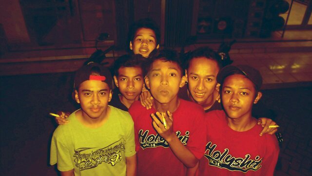We are easycore from malang. CP : 08984229496 , 24A17441 @didiramune , @bengthroat , @caterinaunyumun disponsori oleh @satriver_cloth