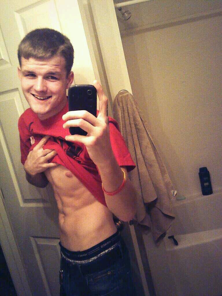 JustusMFHB's profile picture. -#TeamAyeKay- #TheFamily-  Fuck that fake shit. come at me with the real or get the fuck on..