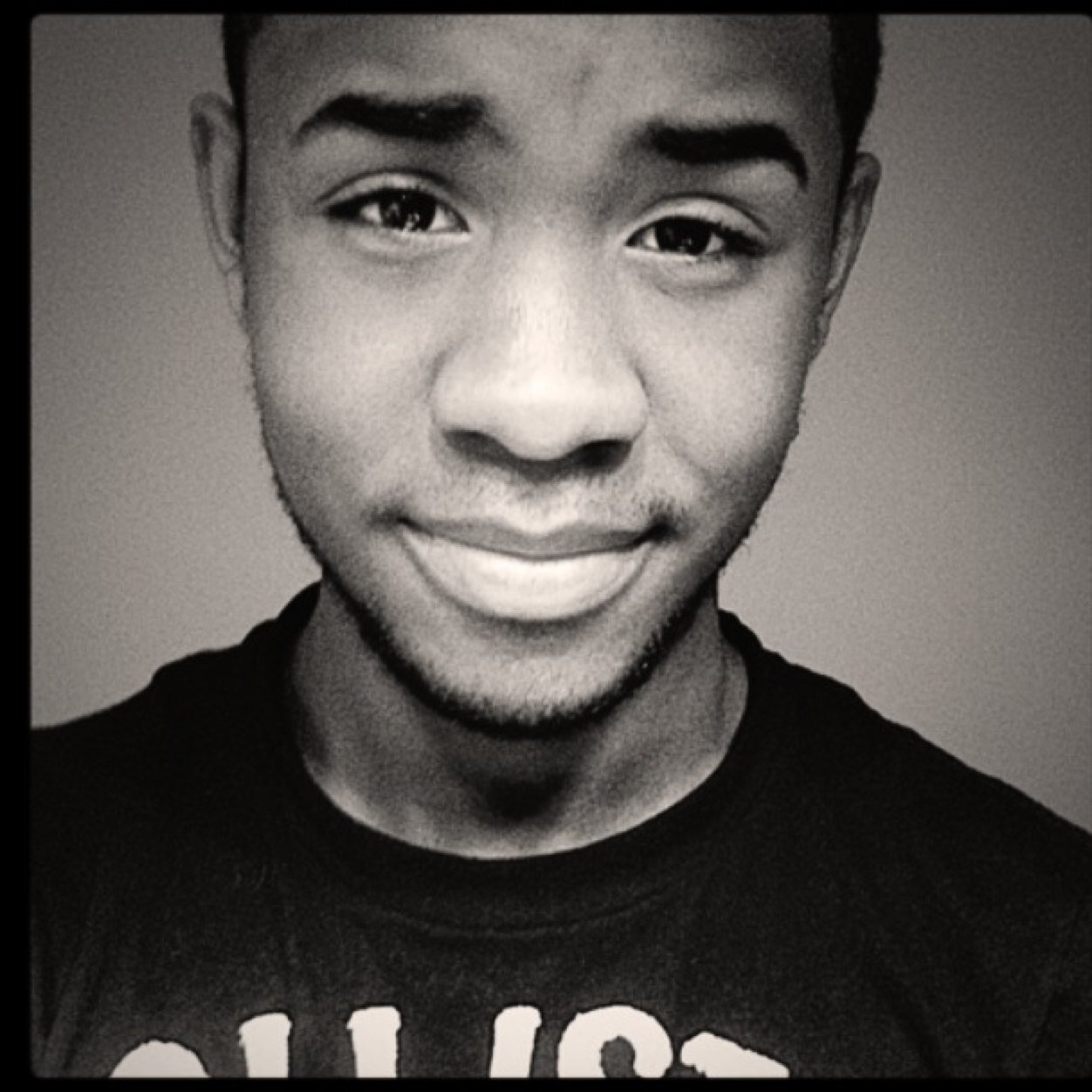 Im not affilated with Bow Wow im just a fan base type thing except i will follow back everyone that follows me. #Tramatic