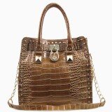 wholesalebag1's profile picture. as a wholesale handbags supplier we offer top quality fashion handbags and purses and we offer low minimum order and free shipping on some orders.