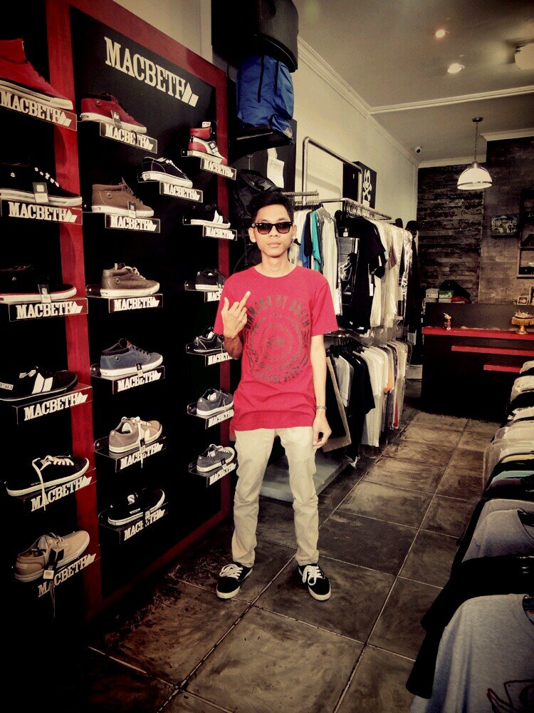 @Rongsokan_bali   /// vocalis