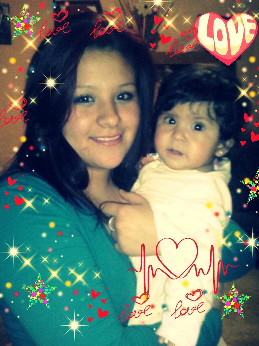 hola, me gustan las fiestas, tengo una hermosa hija y soy feliz.. !!! =) me gusta @onedirection