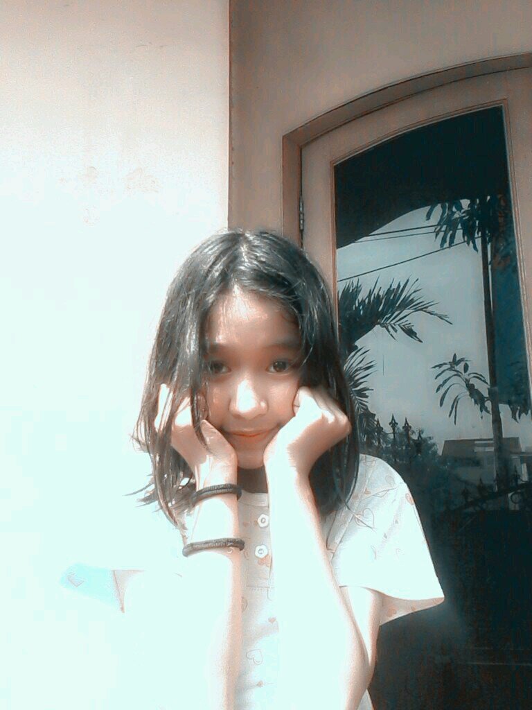 I'm Carisa Safa Irsanty ( Anna McKenzie Frozen )