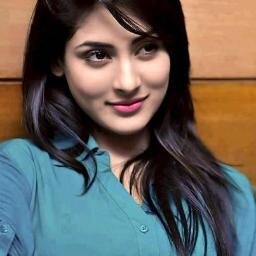 Khubsurat Log Humesa Acche Nahi Hote,
Acche Log Humesa Khubsurat Hote Hain