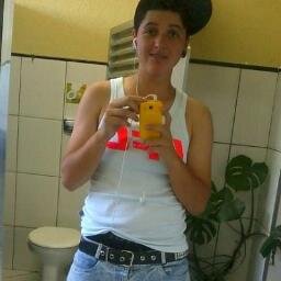 Minha namorada,e a coisa mais preciosa que eu tenho nesta vida :) Amo você e nossa filho :) @Amandaa_monnike .