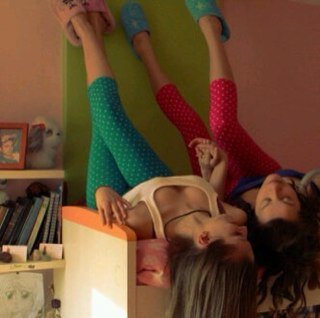 20017wary's profile picture. تعال أعيش أجواء الشتا معك ، ونخلق سوالف و ضحكات من العدم ، واغرقك باحبك على مسمعك و اضمك ، لدفا حضني و نبتسم.