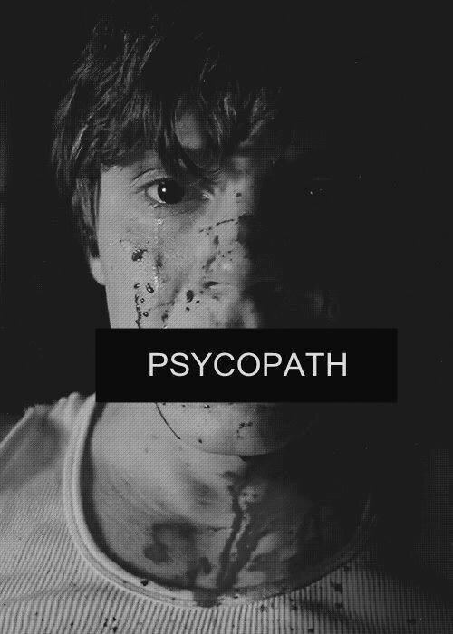 14.Vivo sin sentido alguno.Chico con problemas.¿Mi única amiga? La cuchilla.¿Intentos de suicidio?Perdi la cuenta.Vivo por fuera, vacío por dentro.Un cadaver.