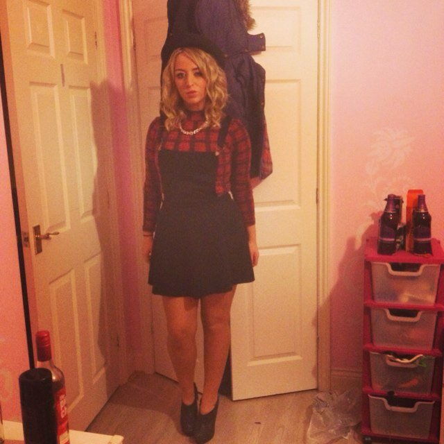 SophieAnneBates's profile picture. Tweet Tweet ;)