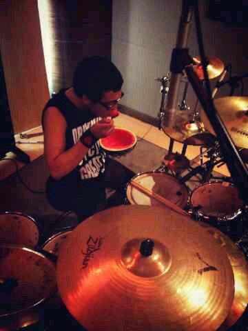 Drumming w/ @Tujuhkurcaci | Endorsed by: PDP by DW, HeartBeat sticks, Zildjian | •cycling addict• hike holic•