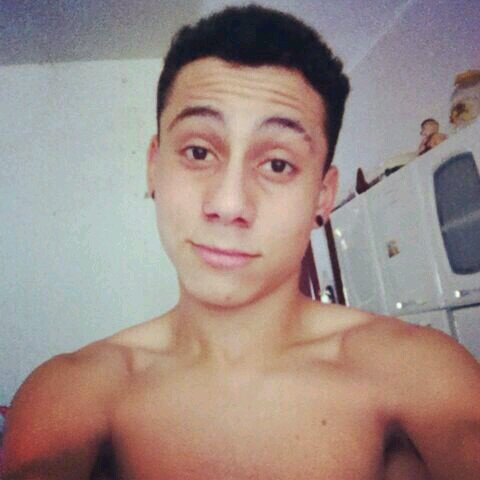 Foda-se suas opiniões Estou Aki Para Me divertir não Para ser normal!  ;)