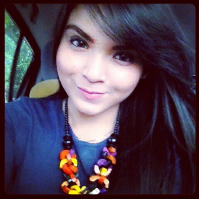 Riskha_kha's profile picture. ♥ Mom ♥ Dad and FamiLy ..