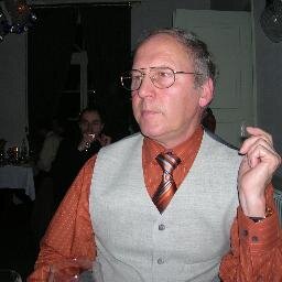 Zur Zeit begeisteter Rentner. Schau alles an- behalte alles wie gesehen. Geniesse dein Leben mit deinen Angehörigen.ich und meine Frau versuchen dem Leben noc