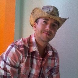 SOU UM CARA DE BEM COM A VIDA CURTO SAIR BADALAR TRABALHAR E VIVER A VIDA COM TOTAL DISPOSIÇÃO E AMIZADE PRA MIM É ESSENCIAL!