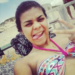 “Eu só quero paz, um amor e uns amigos legais.”  Stwarty ♡