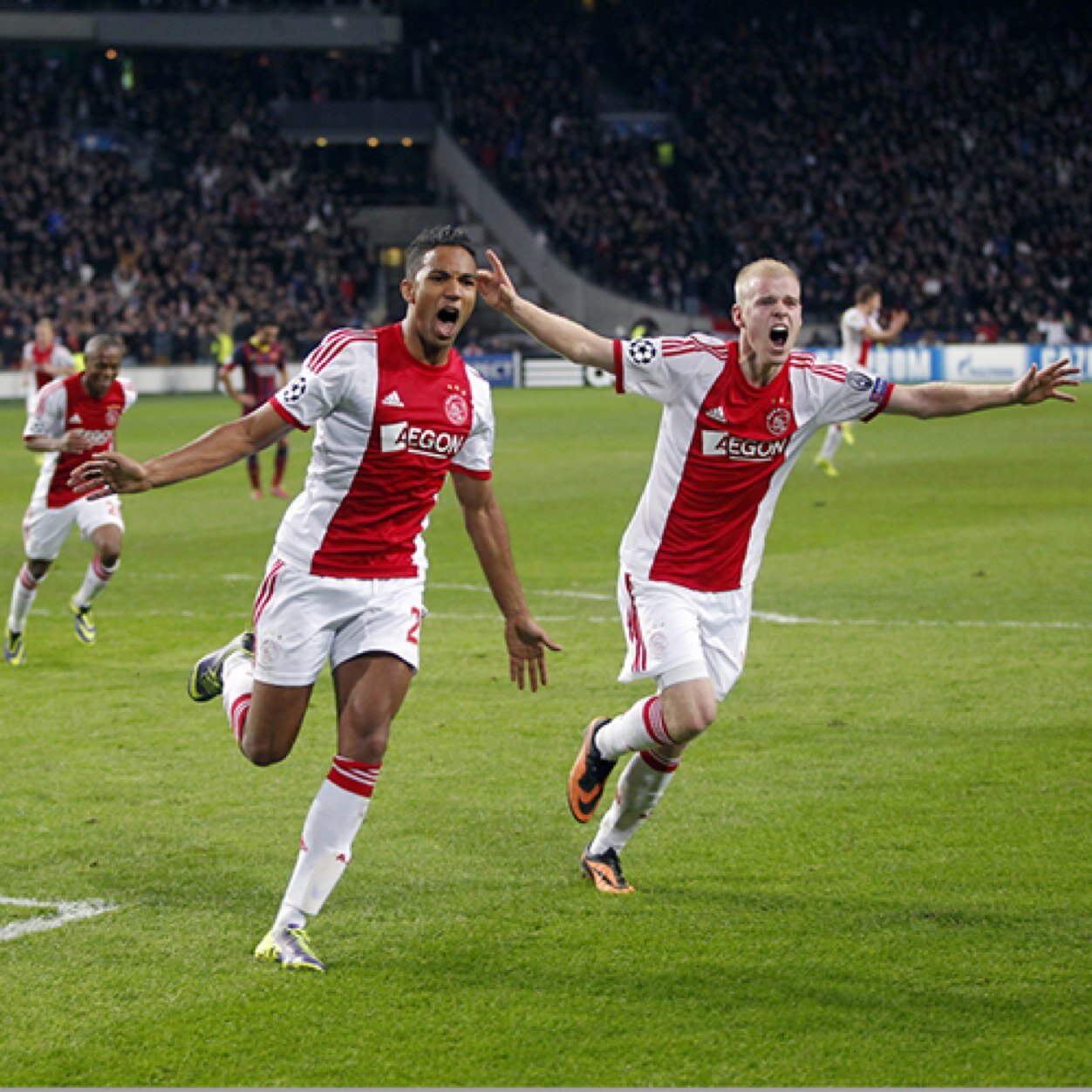 Ajax Amsterdam , niemand kan ons stoppen! We worden kampioen. Whoohoohooo! #32