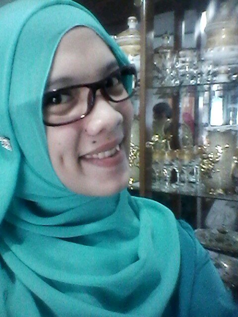 the reason i live cos ayah ibu.:* 76930665
