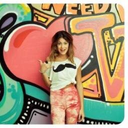 Hola soy Carla Martinez Y mi idola es Tini Stoessel