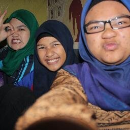just a girl who wants to achieve all her dreams :') bakal jenazah dan hidup untuk kematian yg akan menjemputku kelak :')