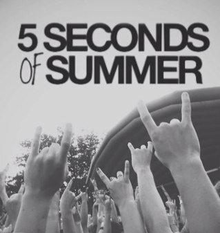 Come and cry with me over 4 perfect aussies. Follow my friend @floralhemmingss. ☼