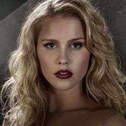 BombshellAllure's profile picture. ❃ || RP 21+ ❃