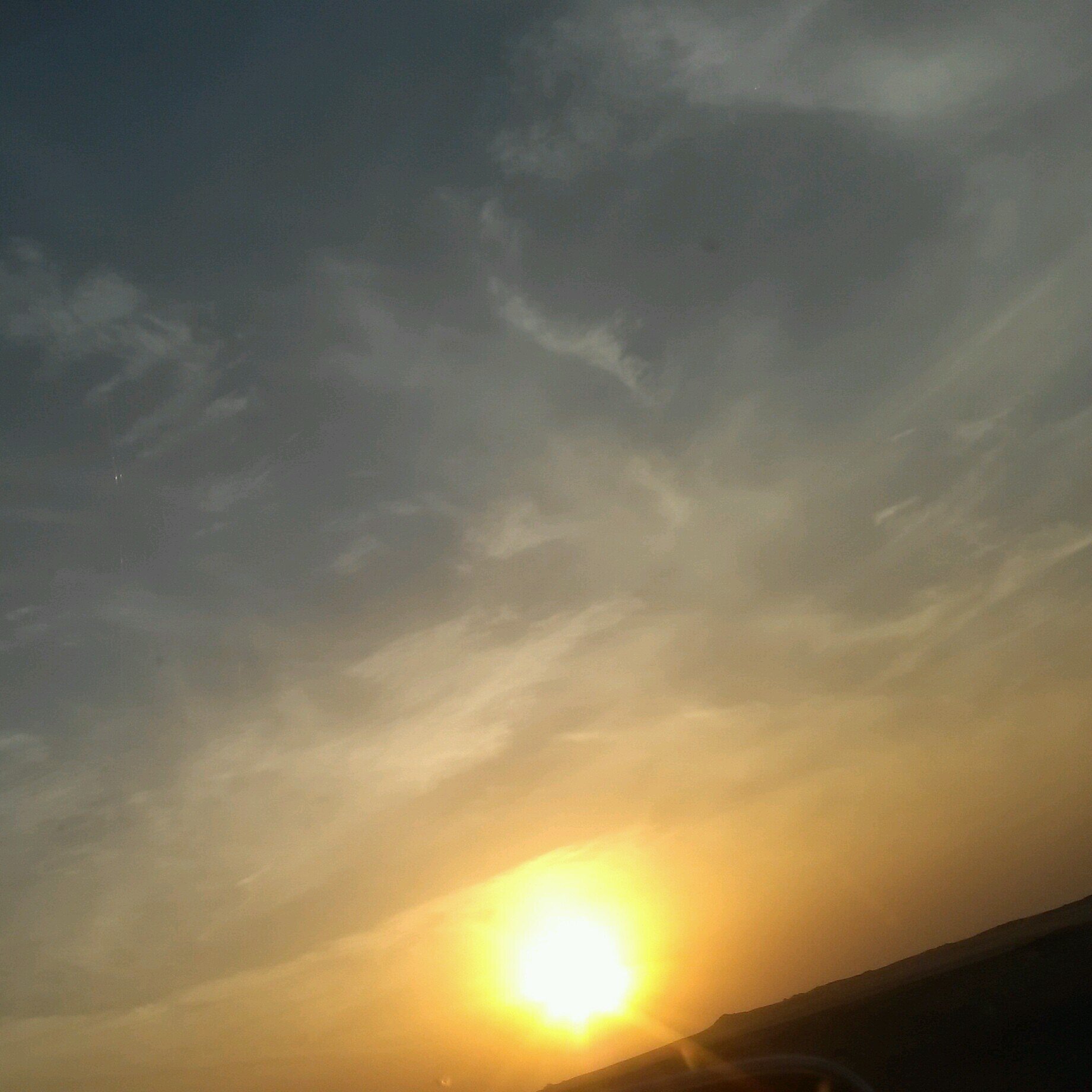 ‏سواء كنت ناجح أم فاشل لذلك لاتبالي فالناس ستتحدث عنك بالسوء كما قال أحد الحكماء : الناس لم يجدوا عيبا في الذهب فقالوا بريقه يسطع