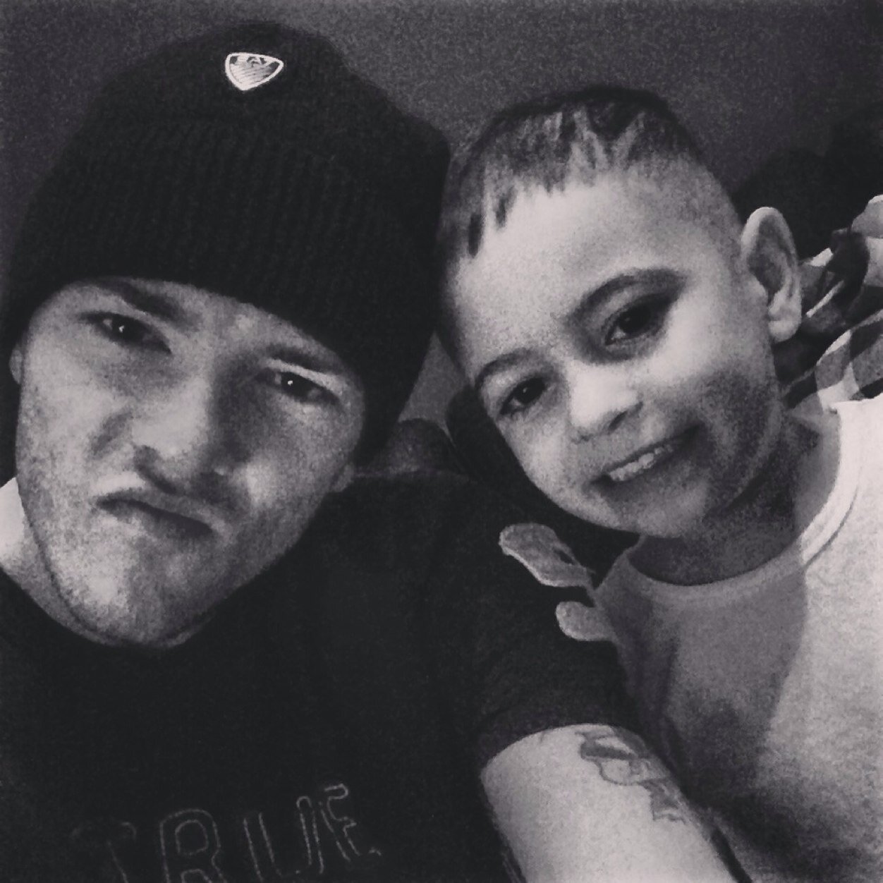 LindonLdot's profile picture. Fuck a long thing its a straight up no thong thing...!! X