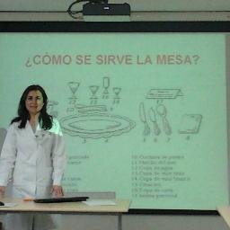 Licenciada en Filología y Máster (profesora Lengua Española),  educadora Dietética y Nutrición, colaboradora  medios de comunicación (radio, televisión...)