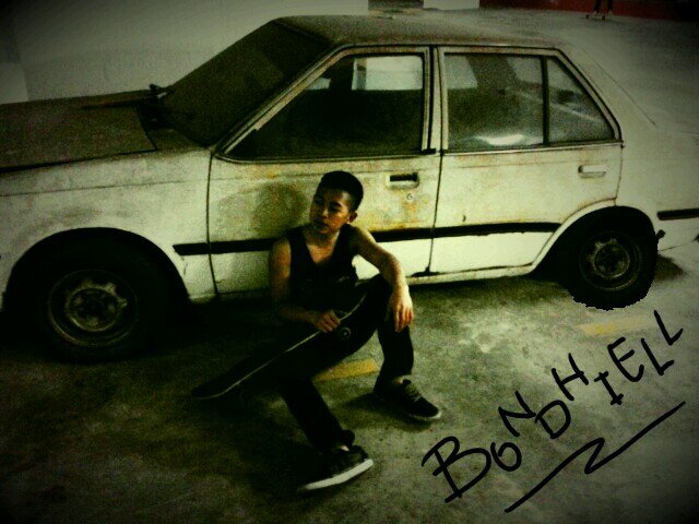 Mencari jati diri ƔάϞƍ baik,, berfikir hal-hal ƔάϞƍ positive agar tidak terjerumus pada hal ƔάϞƍ negative ♦ sXe ♠ a7x ♥ moslem ♣ from bandung, indonesian