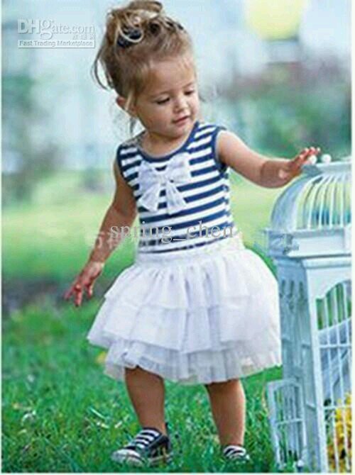 hwi. i am summer i am thwree years old. i have 3 daddys @cuddlecxnt @CraazyMofosx @LiamFaker413 i love them all!