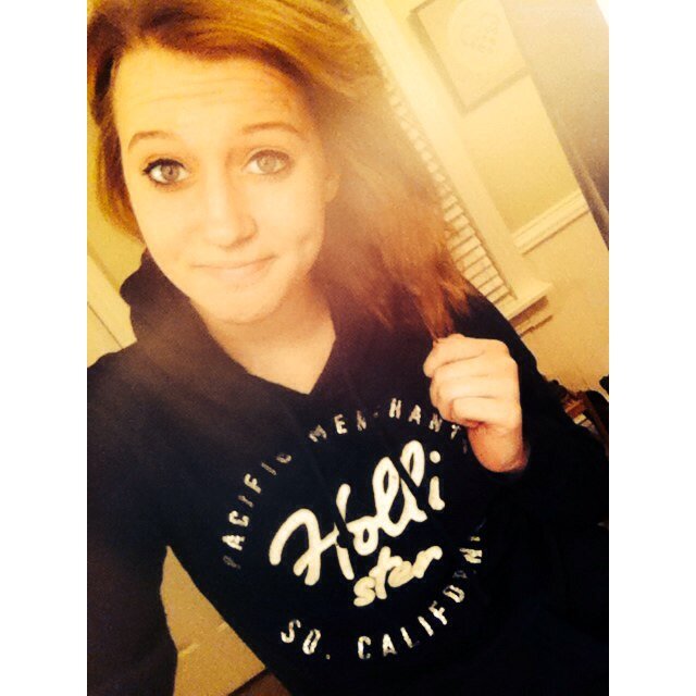 MaggieCurley1's profile picture. 