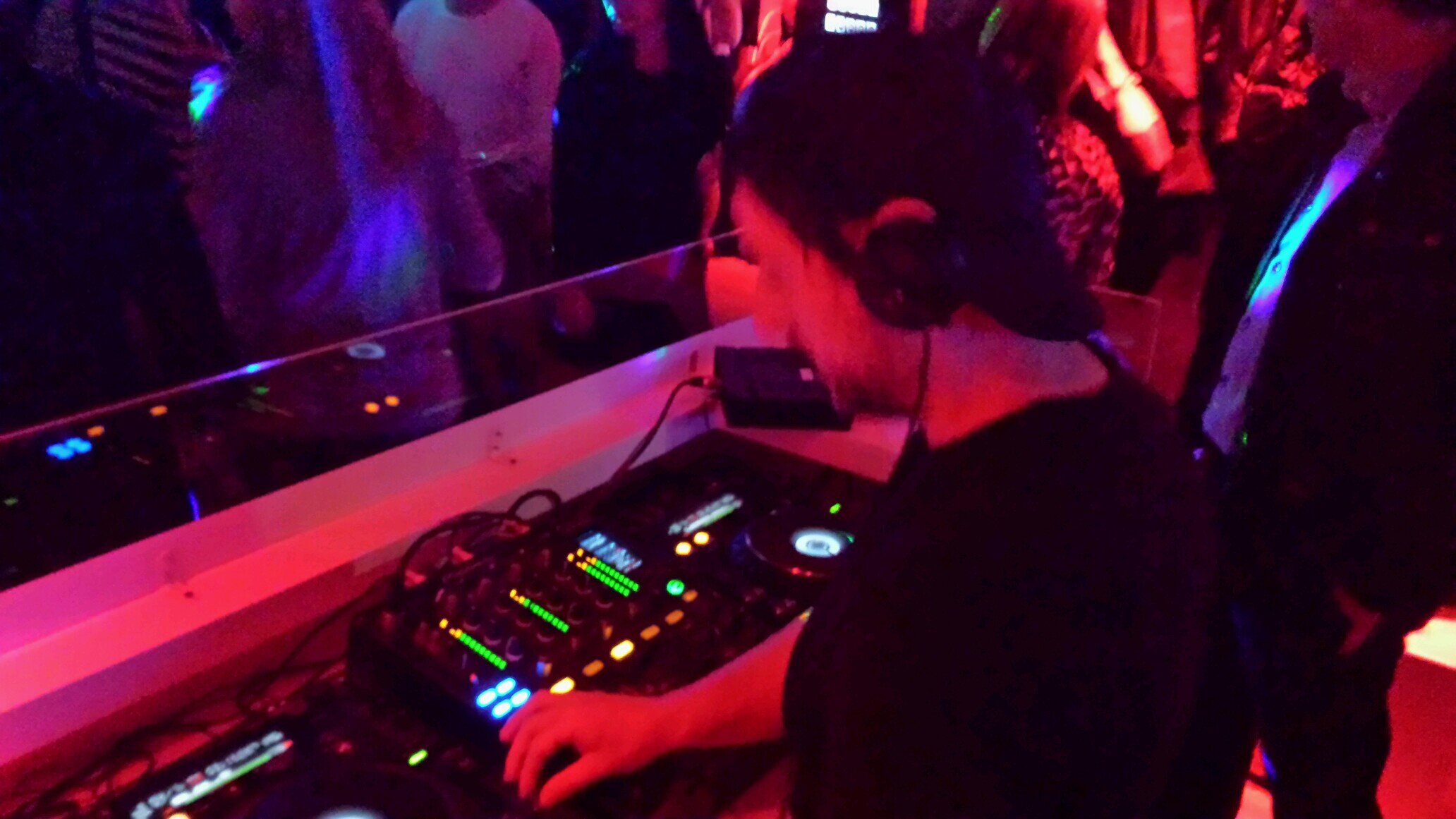DJ & SPANISH PRODUCER