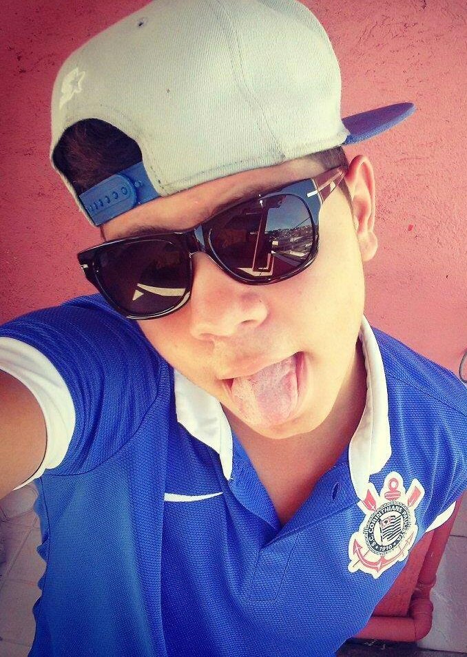 livre pra poder sorrir livre pra poder buscar o meu lugar ao sol ♪