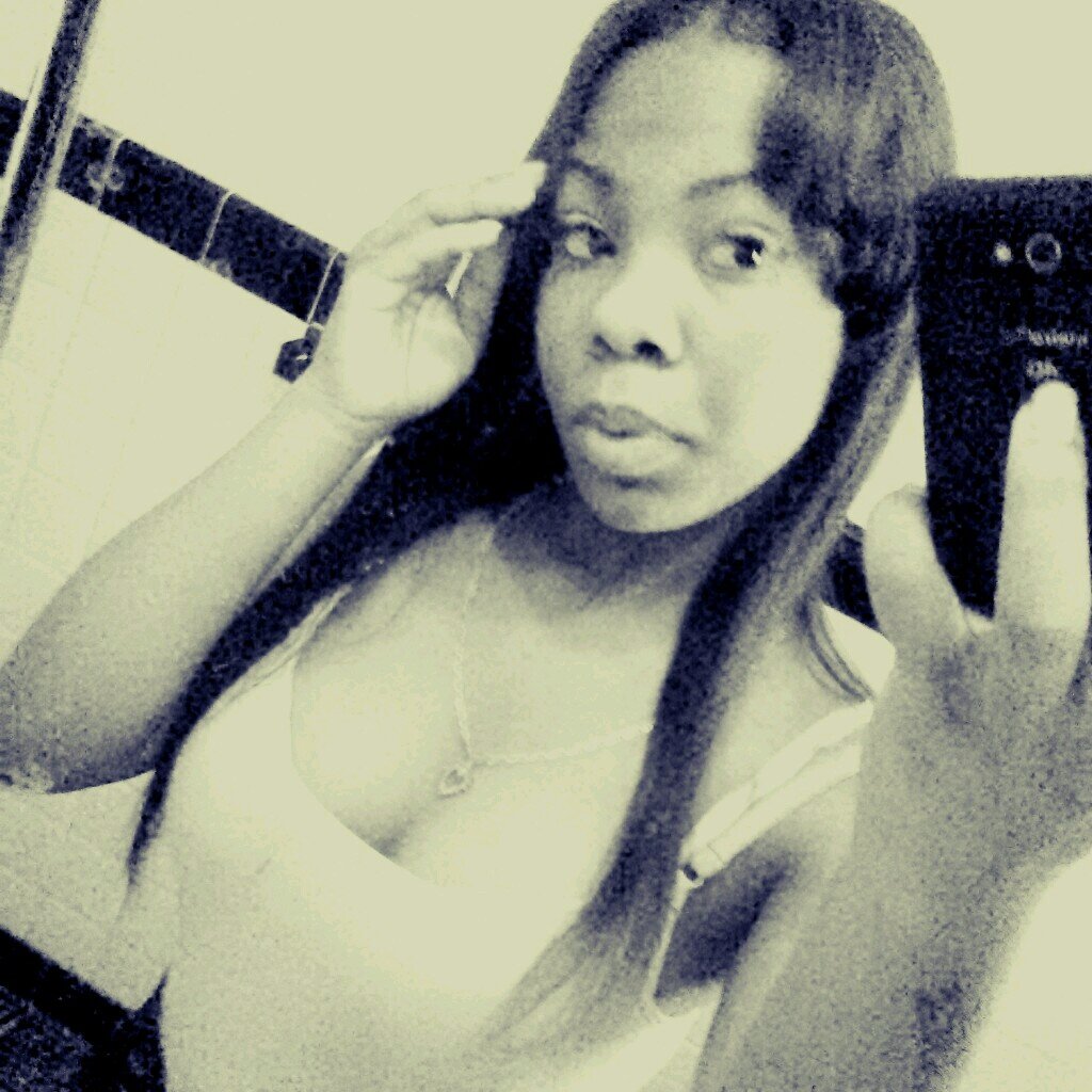 18 | cute | smart | goofy & 5'2 short girls run this U BISH!!