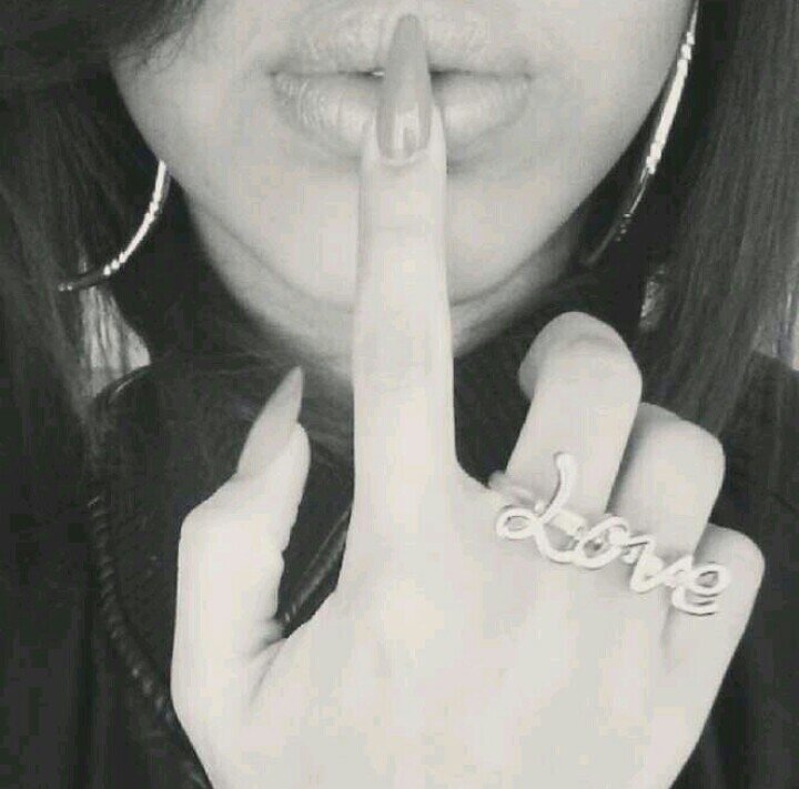 Figura pública. Niñas, fotos a veranoysexo@hotmail.com por favor, las mejores las público.
