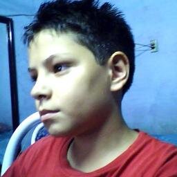 Amo futebol, sou lindo e gamer
