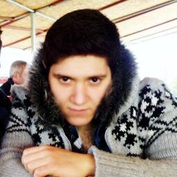 Hayvan sever,Yardım sever, kitap tutkunu ve öğrenci