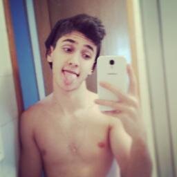 ... Mas se for preciso buscar minha estrela , com os pés no chão vou até o fim do mundo http://t.co/B6iUrt8Ydk…