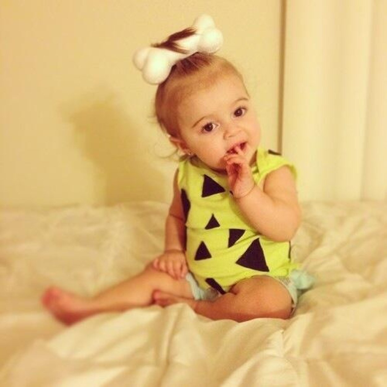 Hwi i dwarcy. Mwe 6 mwonths owld. I wuv daddy Nwiall. Mwy awuntie/ mwommy is bwoo c: i wuv thwem vwery mwuch.