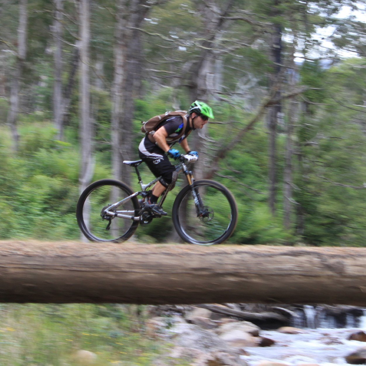 ridemtbsnow's profile picture. Mountain biking, beer loving, snowboarder