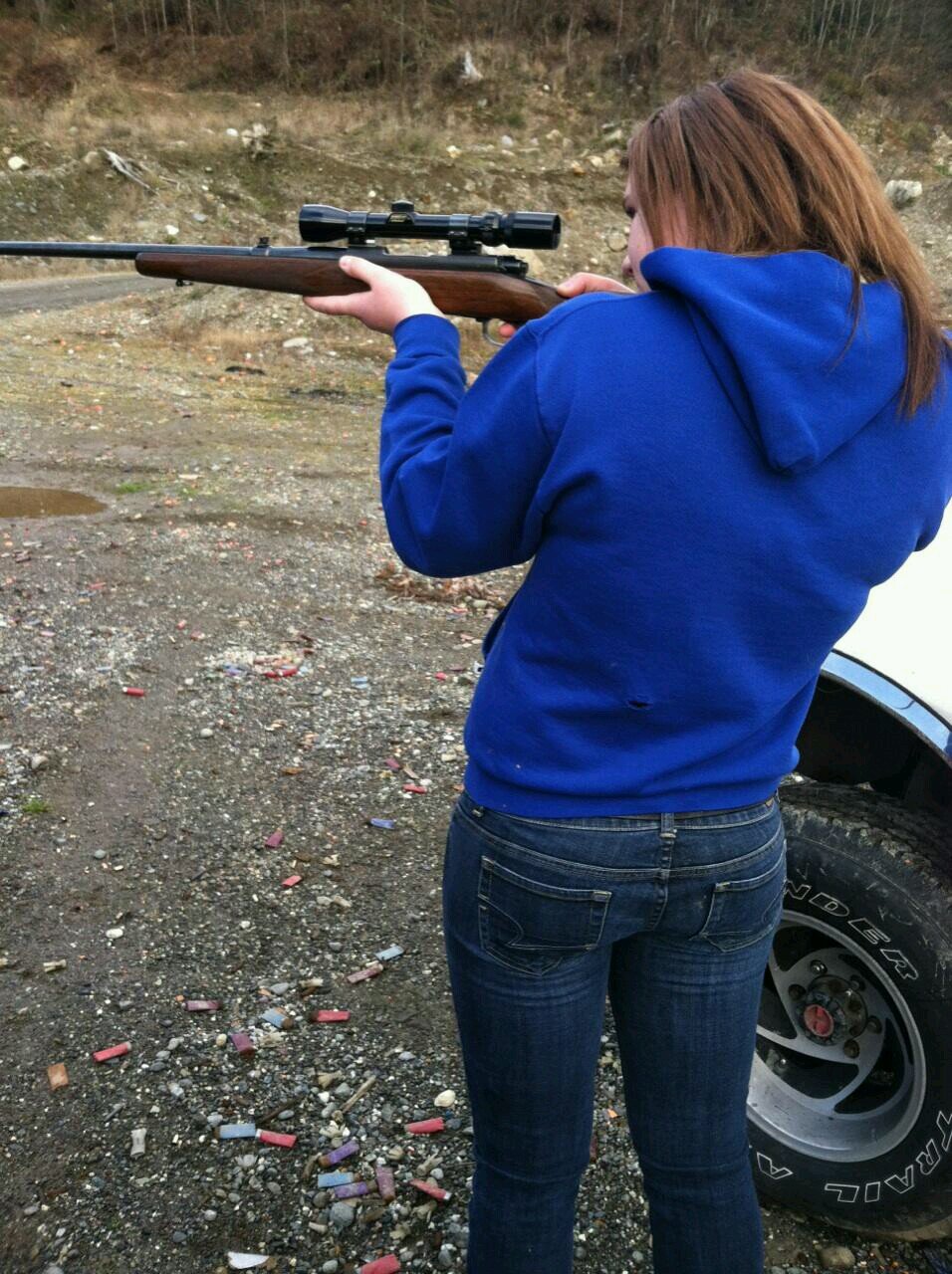 boots_alyssa's profile picture. there's.nothing better than hitting a back road.late night with friends.being out doors. IM glad I am who I am IM not fake. I like my root. country.is my life