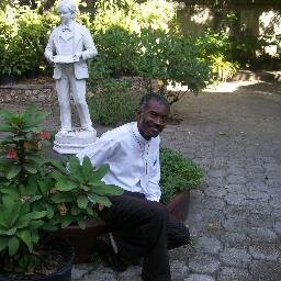 JE SUIS CHRETIEN. JE SUIS FILS D'UN DIEU QUI A CREE TOUS LES HOMMES A SON IMAGE. AINSI TOUT HOMME EST MON FRERE...