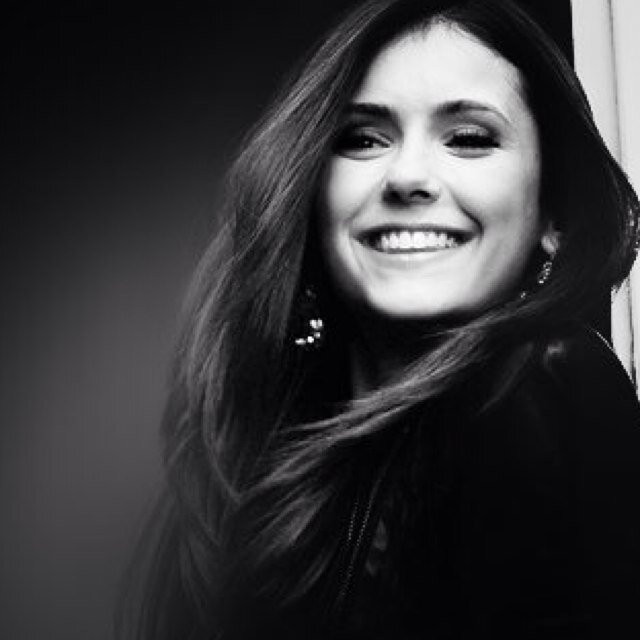 Elena Clarke. Always joking, smiling and painting. Animal lover and aspiring vet. Spending my days and nights with the loveliest of men. {RP|OC|MV}