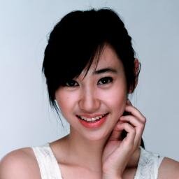 Violinist. Love acting, modeling, singing, fashion designing and writing.