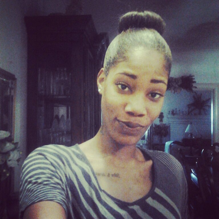 Loyalty Come In No Shape R Form!!So I Dont Keep A Circle.....#yes Lovin Life itSelf!!!I❤❤ Brandon,Cassidy&Cameran!!Dats My Bro On My Header....Ily!!!